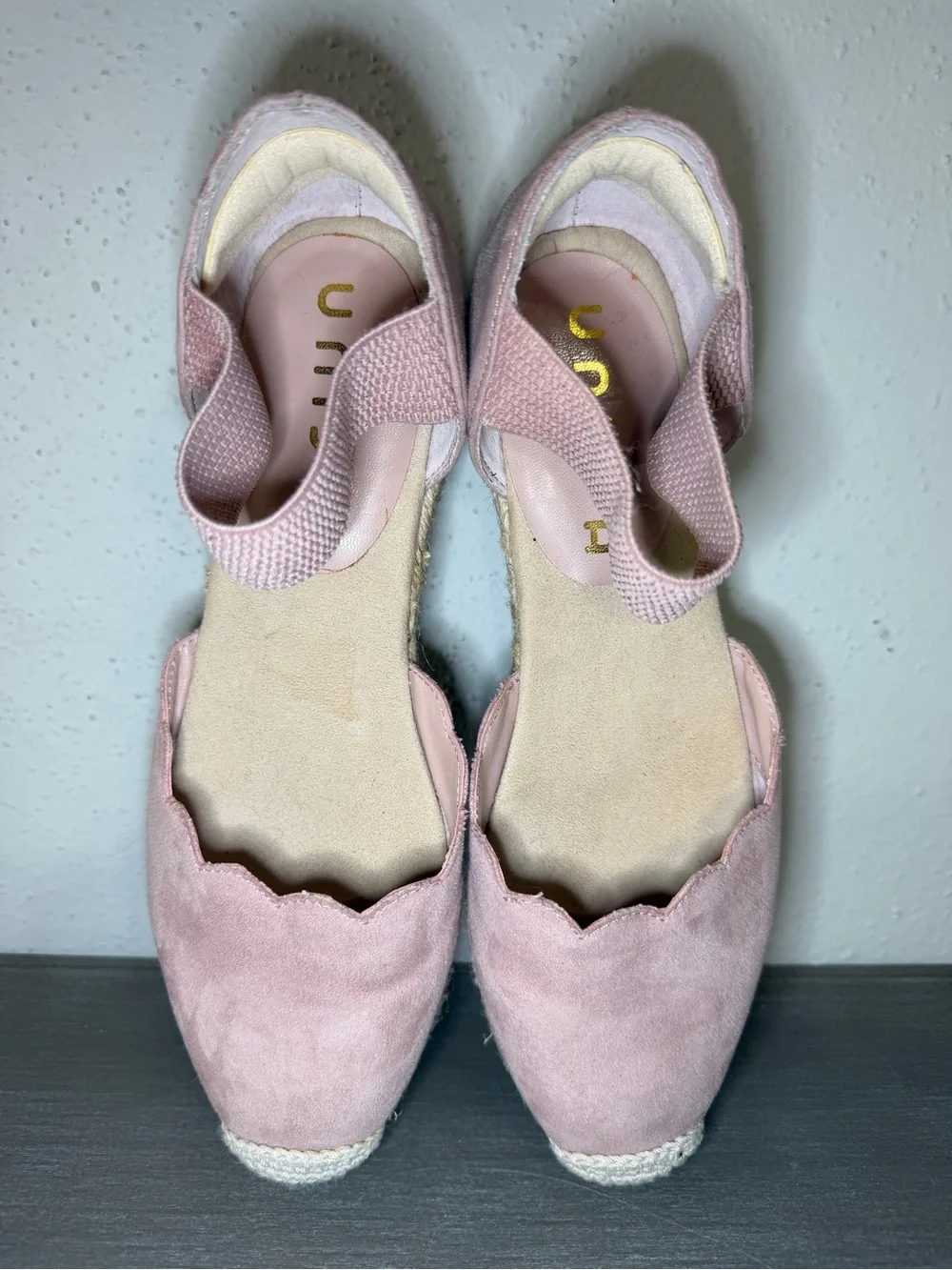 Unisa Women’s Pink Strappy Wedge Closed Toe Sandals Size 8M Slip On Dressy